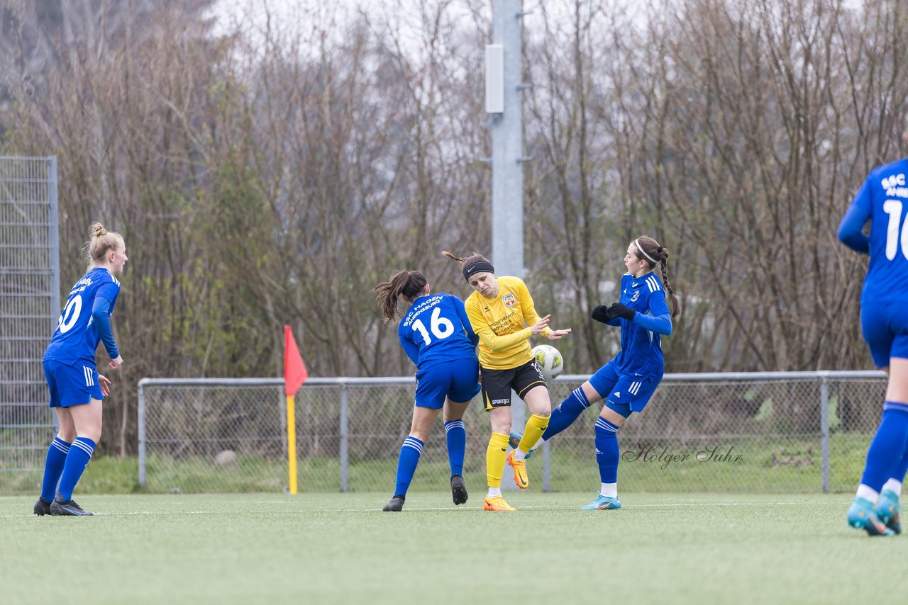 Bild 103 - F SSC Hagen Ahrensburg - SV Frisia Risum-Lindholm : Ergebnis: 1:2